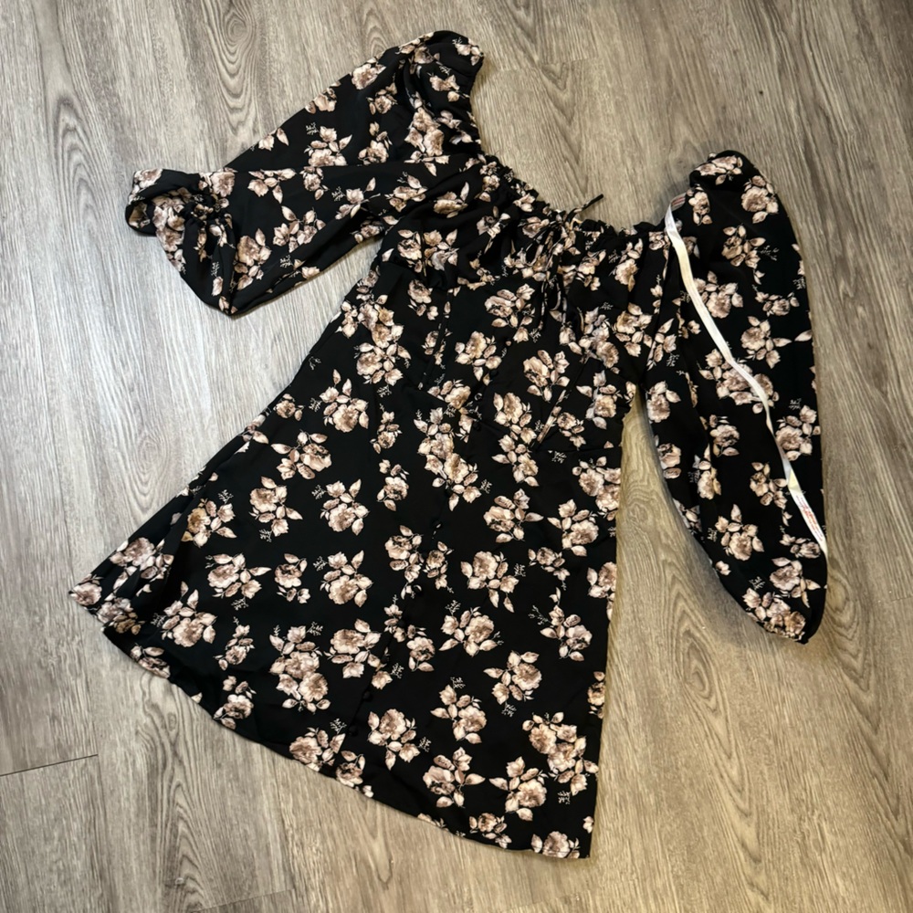 Missguided floral balloon sleeve floral mini dress in black/ size 12